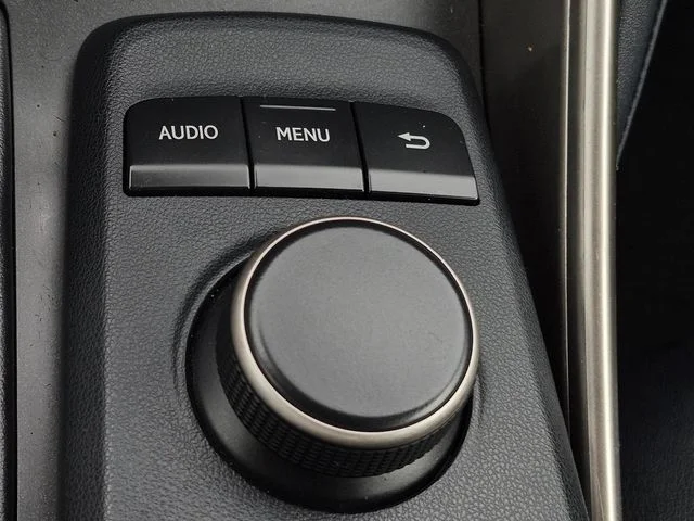Used 2020 Ultra White Lexus 300 image 29