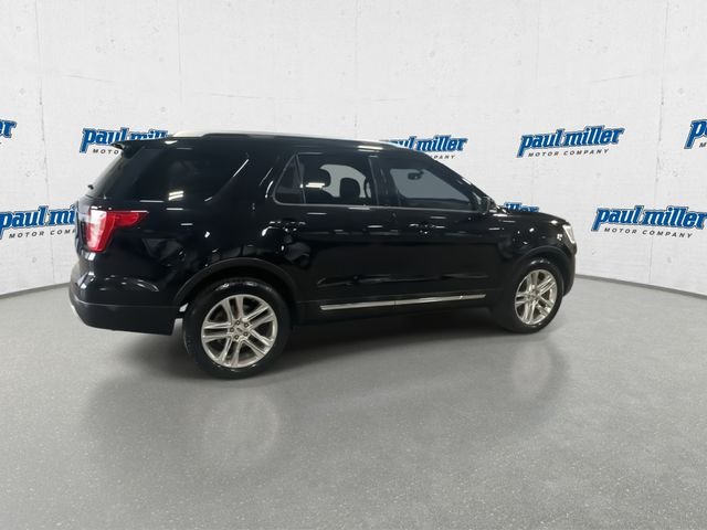 Used 2017 Black Ford XLT image 12