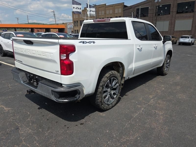 Used 2025 White Chevrolet LT image 7