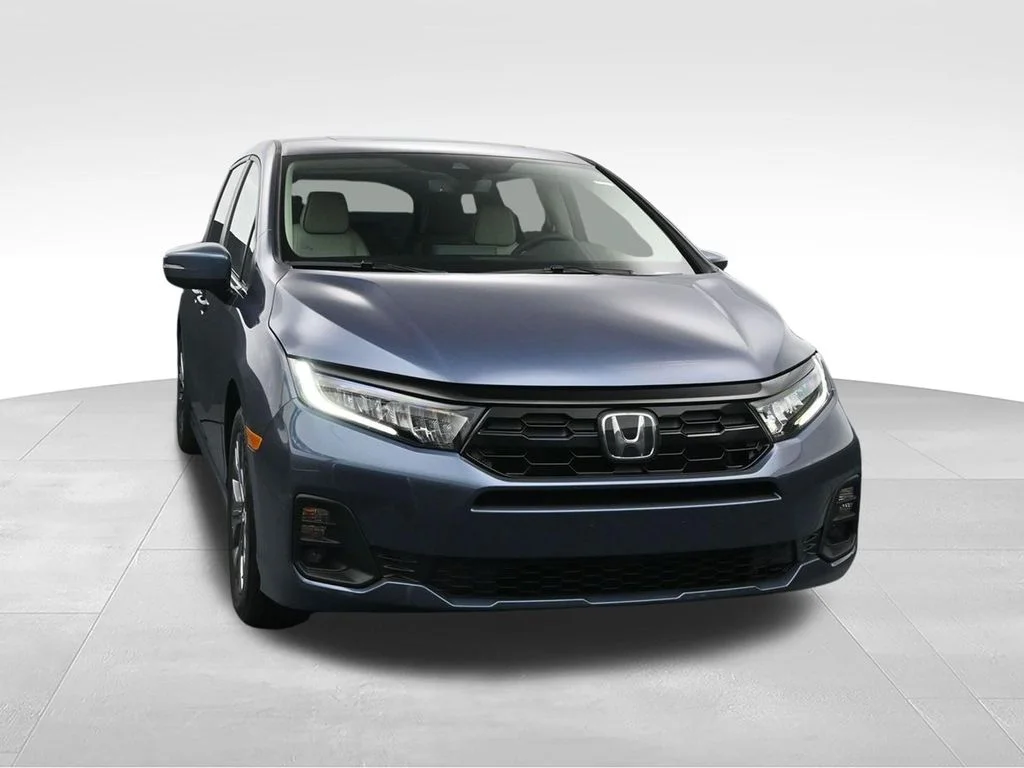 New 2026 Smoke Blue Pearl Honda Touring image 2