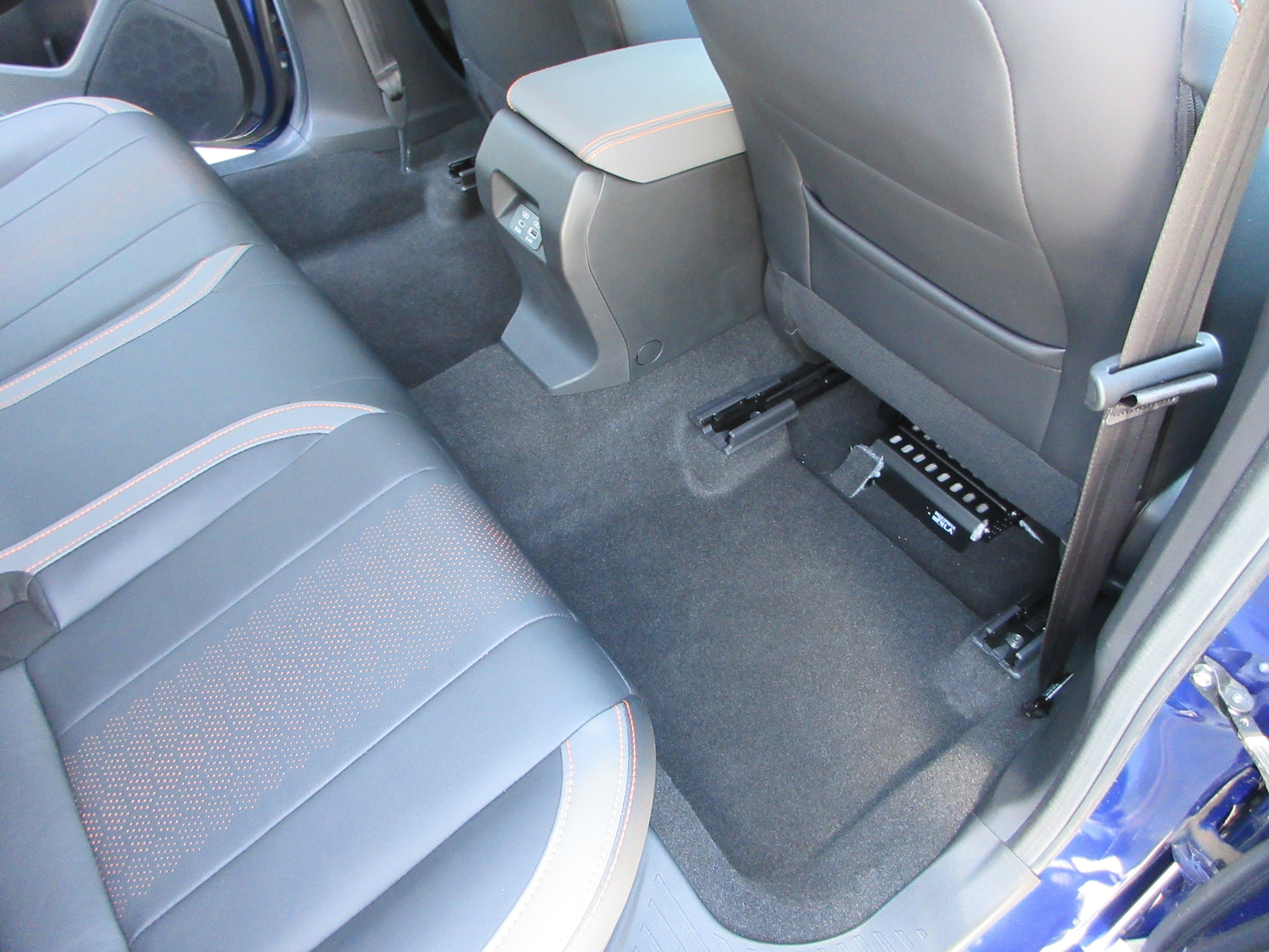 Used 2024 Sapphire Blue Pearl Subaru Limited image 21