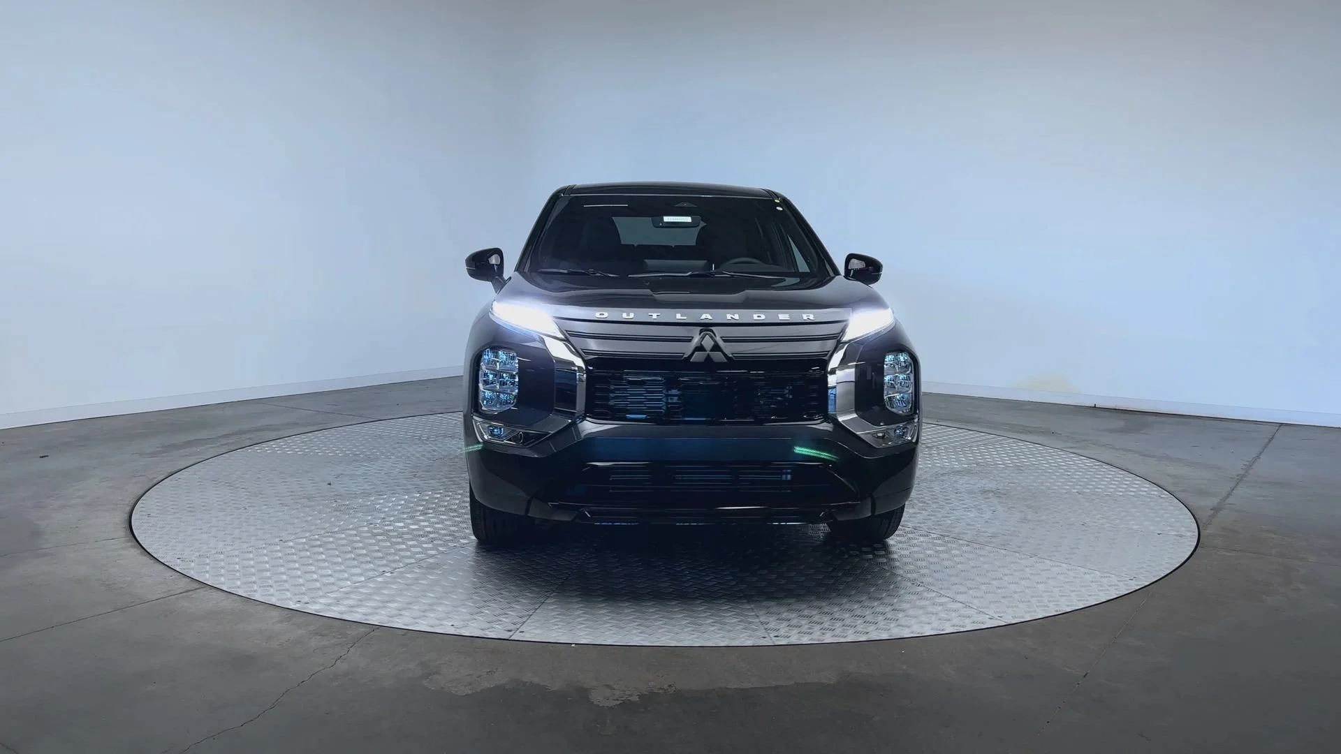 New 2026 Graphite Gray Mitsubishi LE 1.5T S-AWC image 3