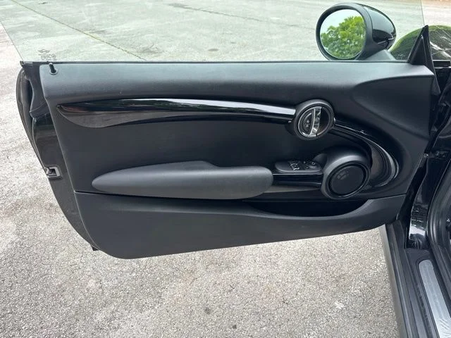 Used 2019 Black MINI Classic image 14