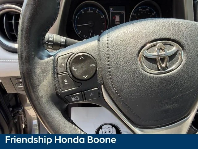 Used 2018 Gray Toyota XLE image 17