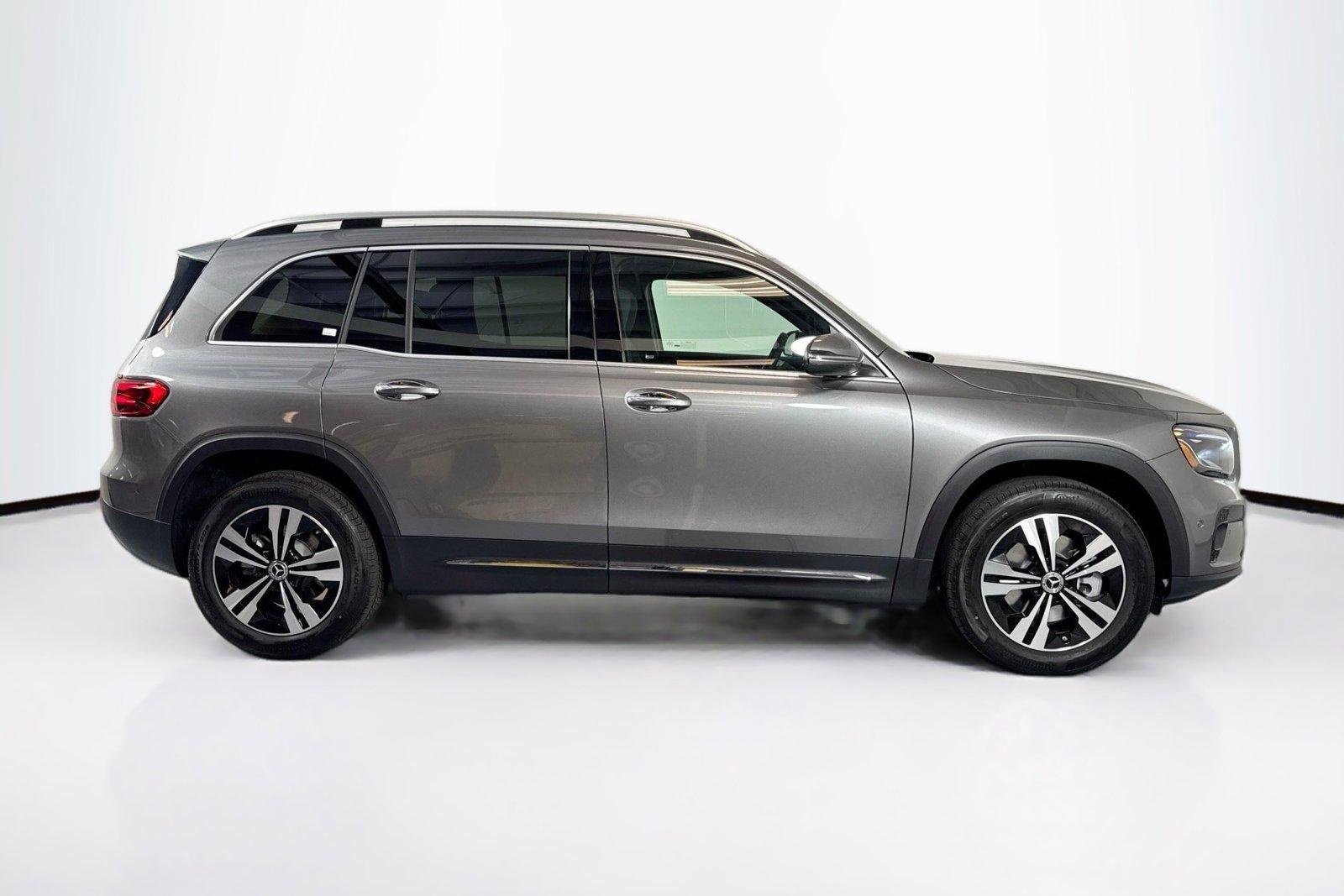 New 2026 Mountain Grey Metallic Mercedes-Benz GLB 250 image 4
