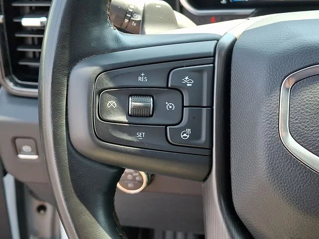 Used 2023 White GMC AT4 image 23
