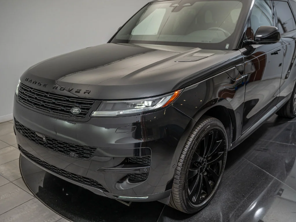 Used 2026 Santorini Black Land Rover SE image 13