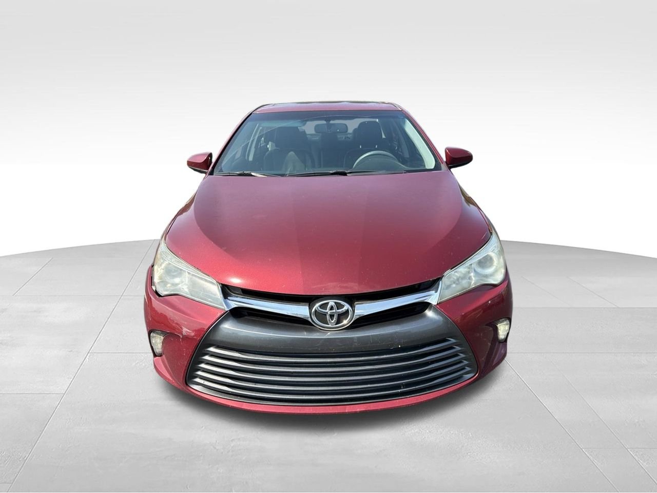 Used 2015 Red Toyota XLE image 2