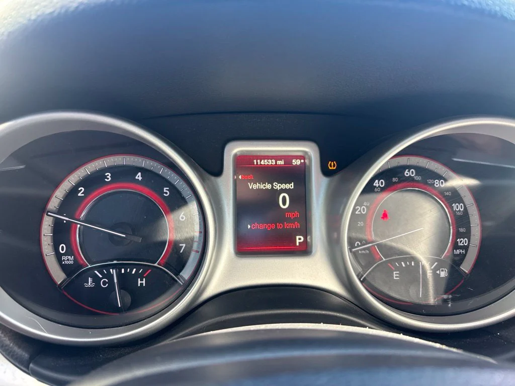 Used 2017 White Dodge SXT image 27