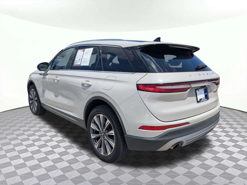 Used 2022 White Lincoln Reserve image 5
