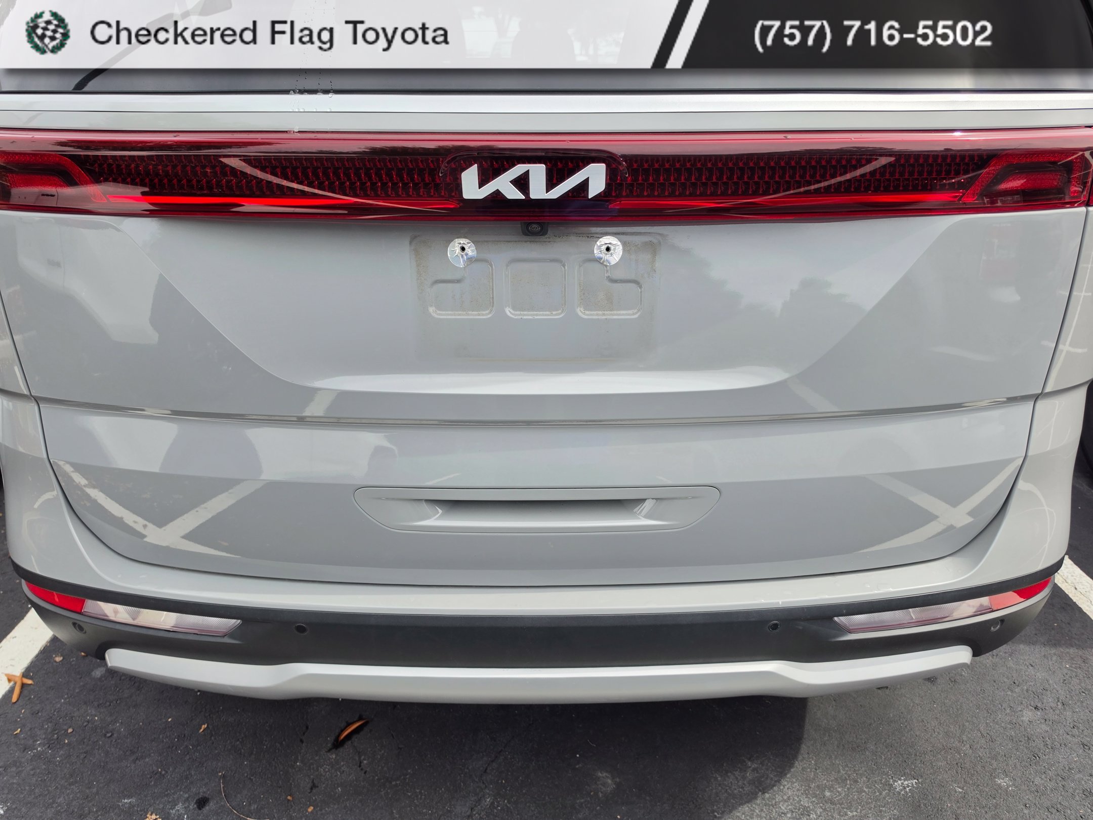 Used 2022 Ceramic Silver Kia EX image 7