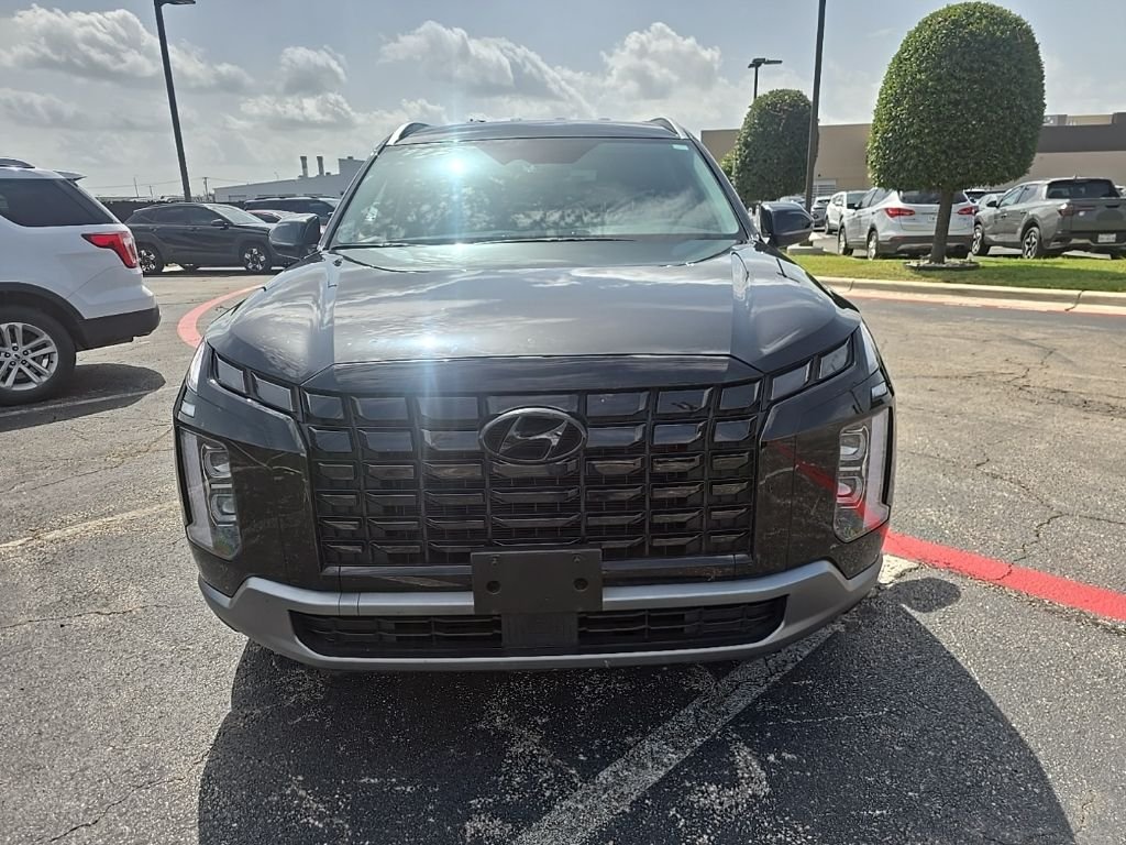 Used 2025 Black Hyundai SEL image 2