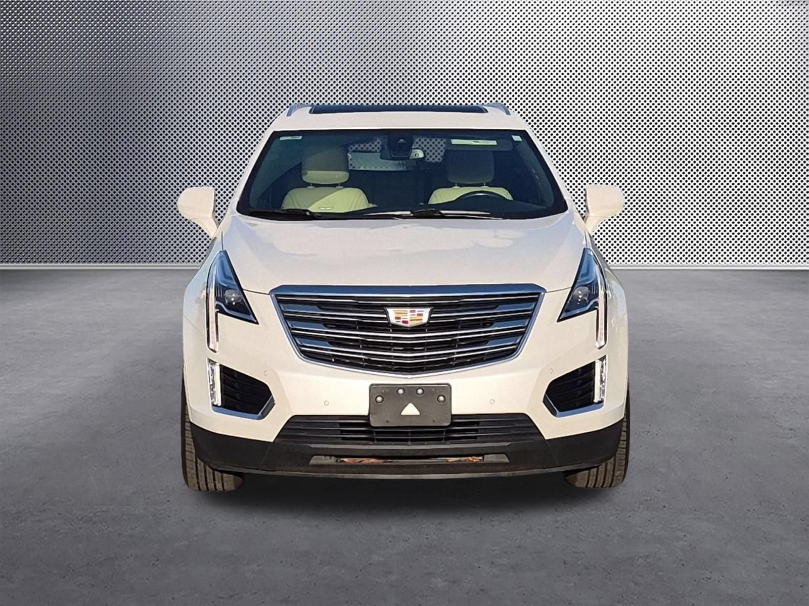 Used 2019 CRYSTAL WHITE TRICOAT Cadillac Premium Luxury FWD image 8