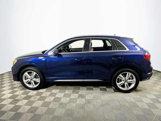 Pre-Owned 2022 Audi Q3 Premium