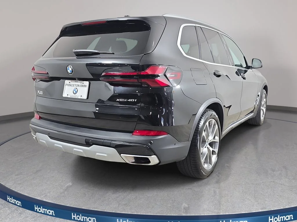 Used 2026 Black Sapphire Metallic BMW xDrive40i image 6