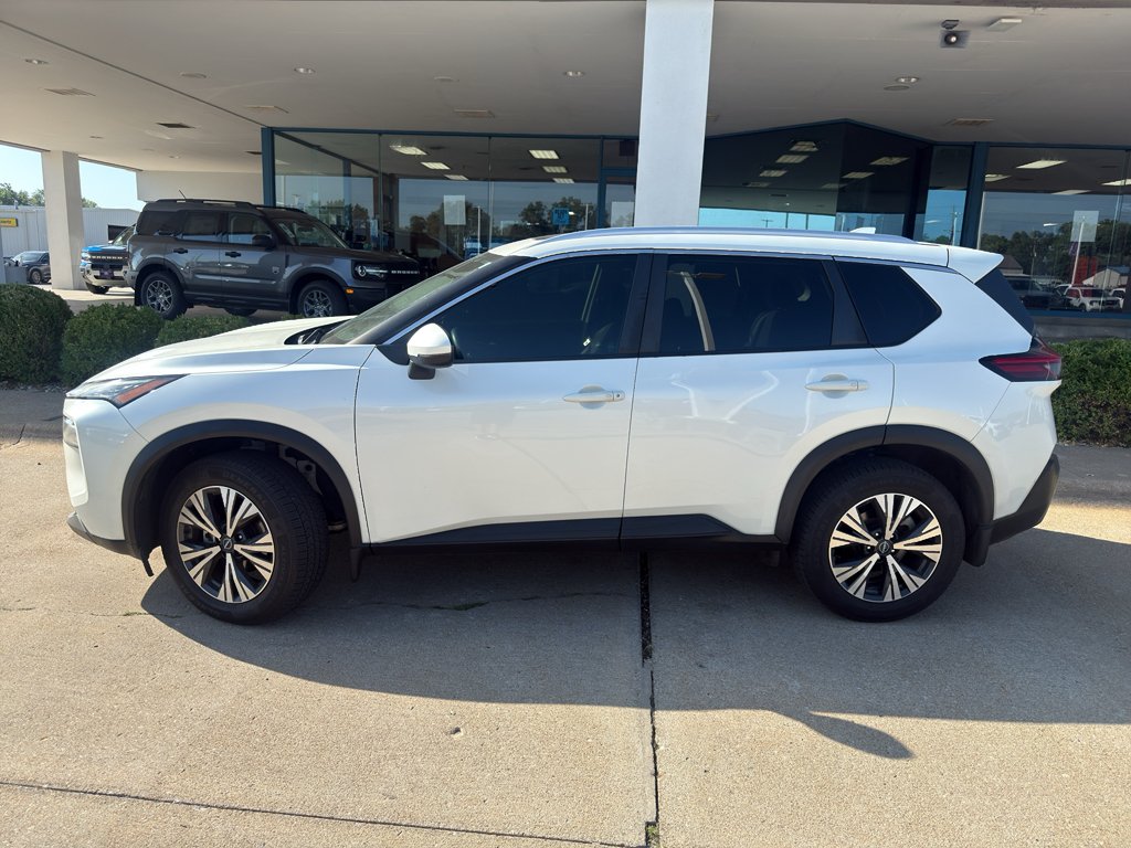 Used 2022  Nissan SV image 13