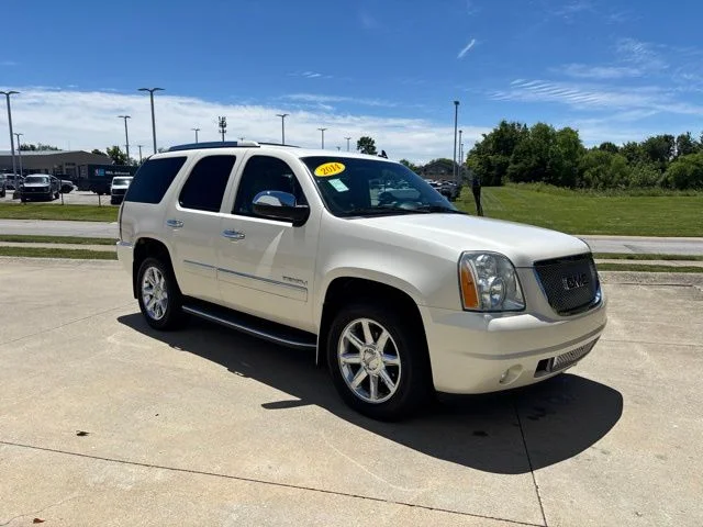 Used 2014 White Diamond Tricoat GMC Denali image 34