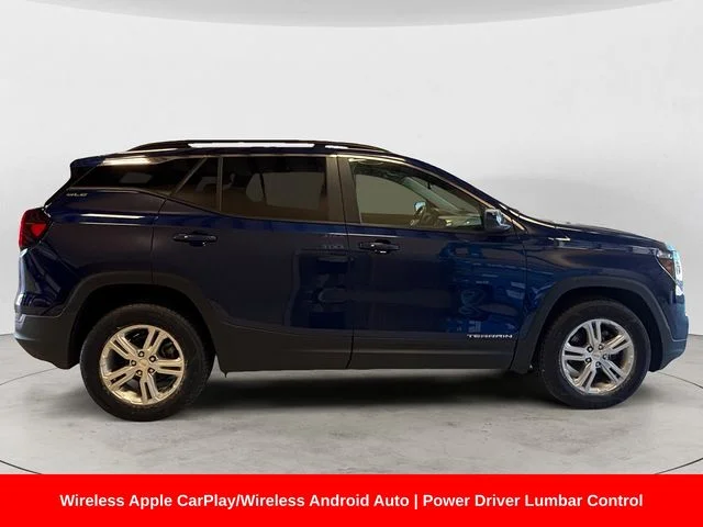 Used 2022  GMC SLE image 7