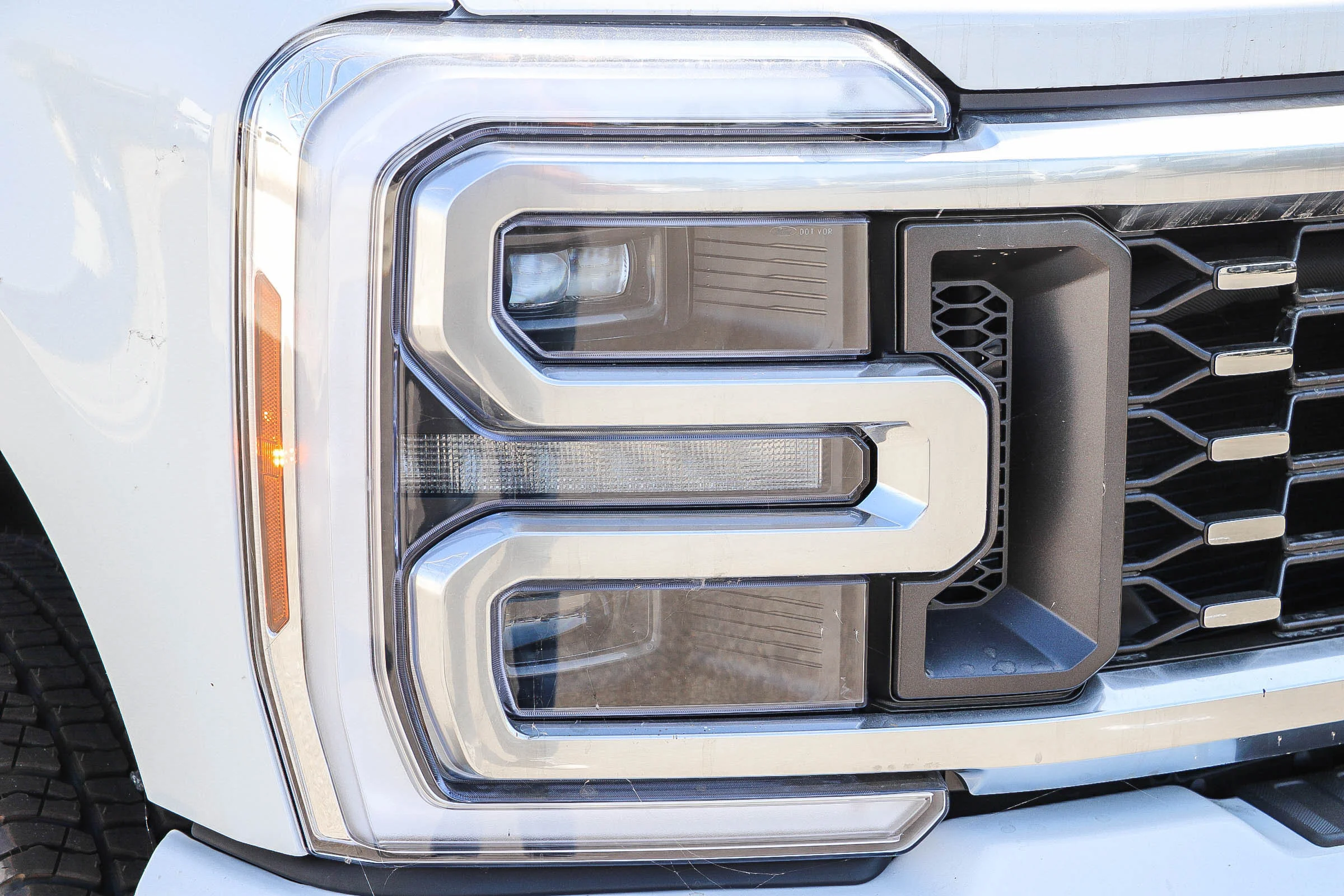 New 2026 Star White Metallic Tri-Coat Ford F-350® Platinum® image 7