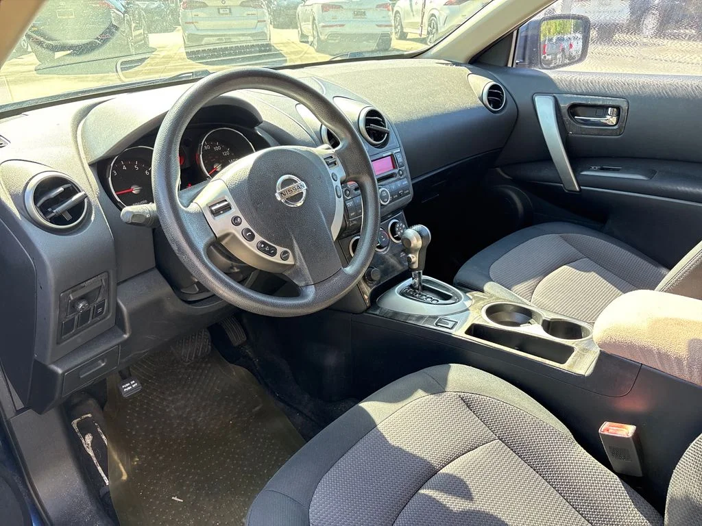 Used 2009 Blue Nissan SL image 11