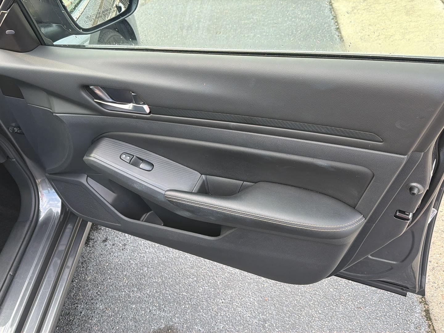 2025 Nissan Altima SV - Photo 14