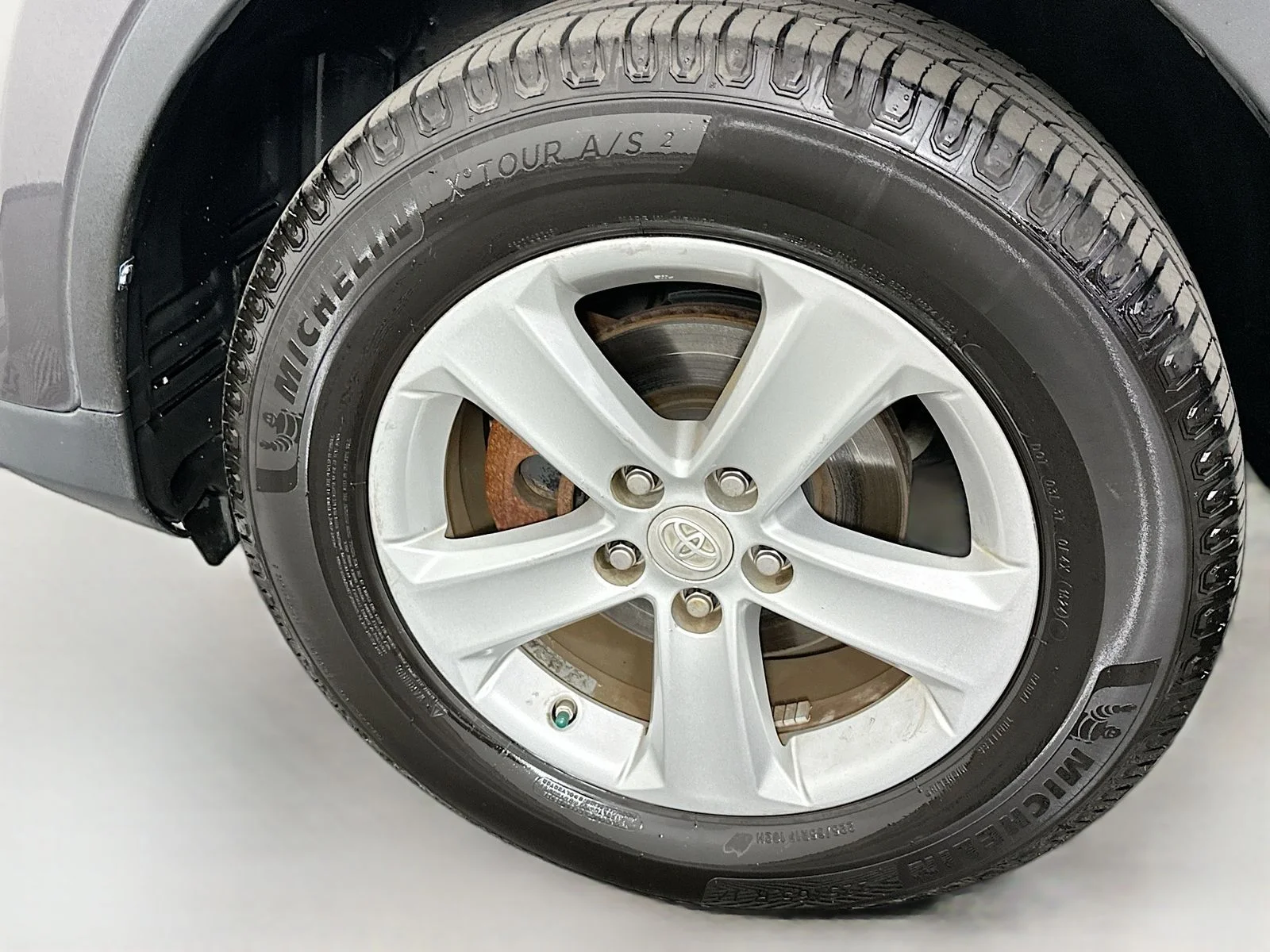 Used 2013 Gray Toyota XLE image 29