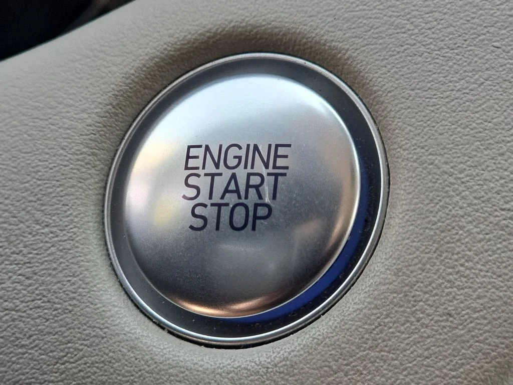 Used 2021 White Hyundai SEL image 17