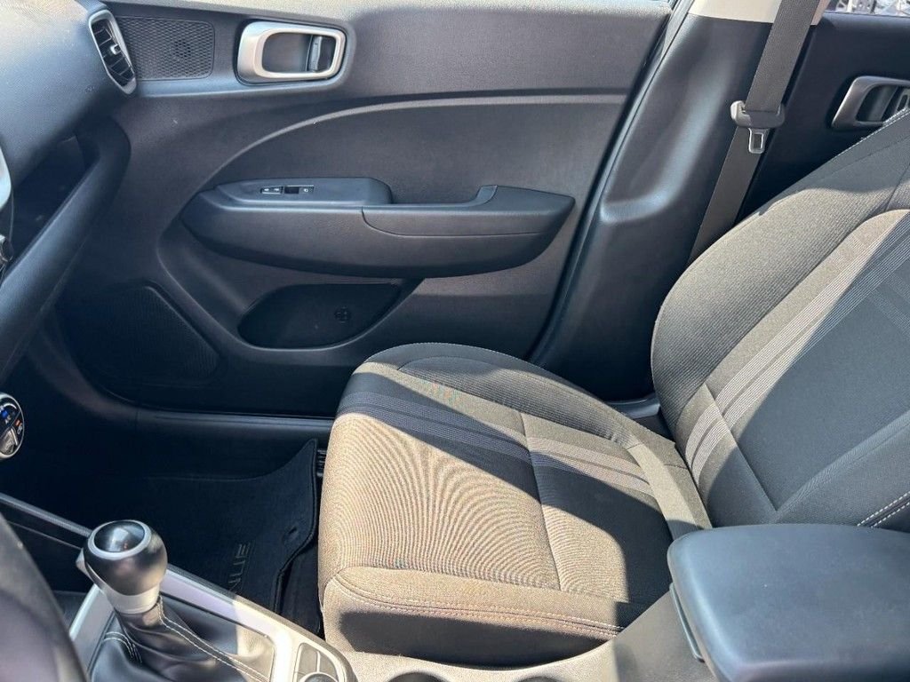 2025 Hyundai Venue SEL - Photo 14