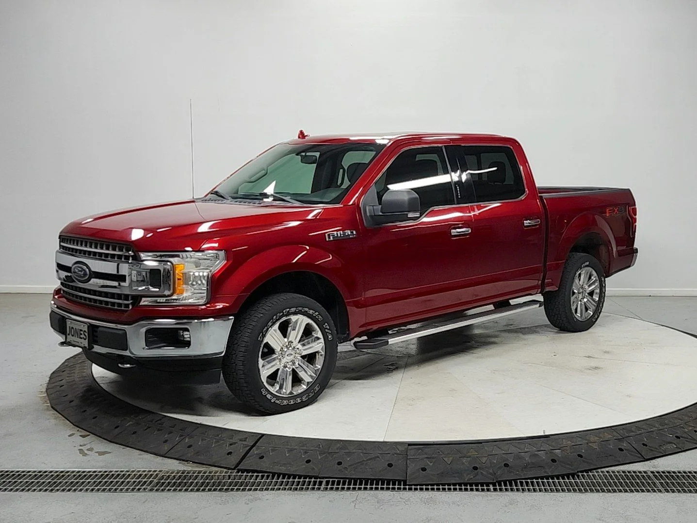 Used 2018 Red Ford XLT image 3