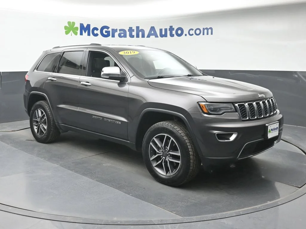 Used 2019 Gray Jeep Limited image 2