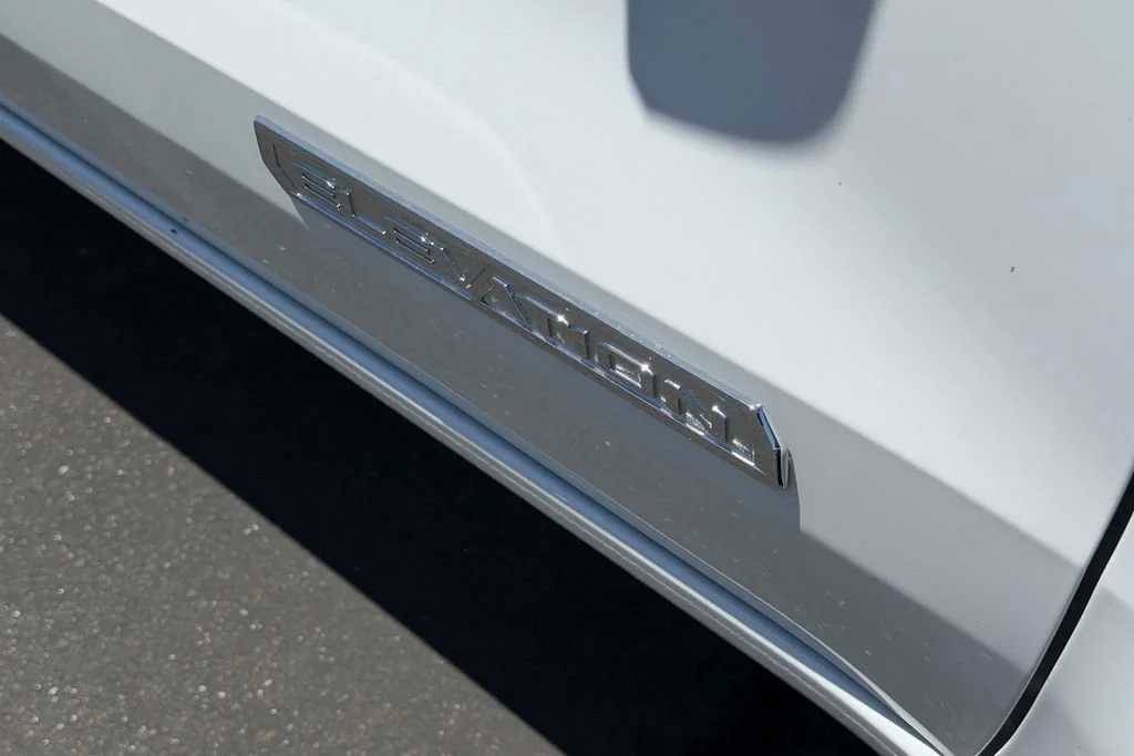 New 2026 Summit White GMC Elevation image 5