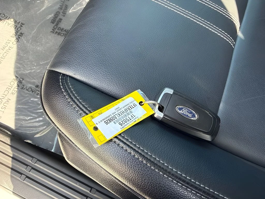 Used 2019 Silver Ford Lariat image 27