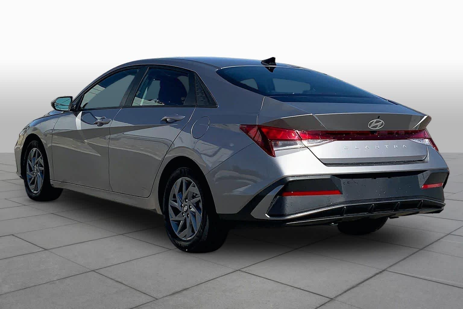 Used 2024 Fluid Metal Hyundai SEL image 10
