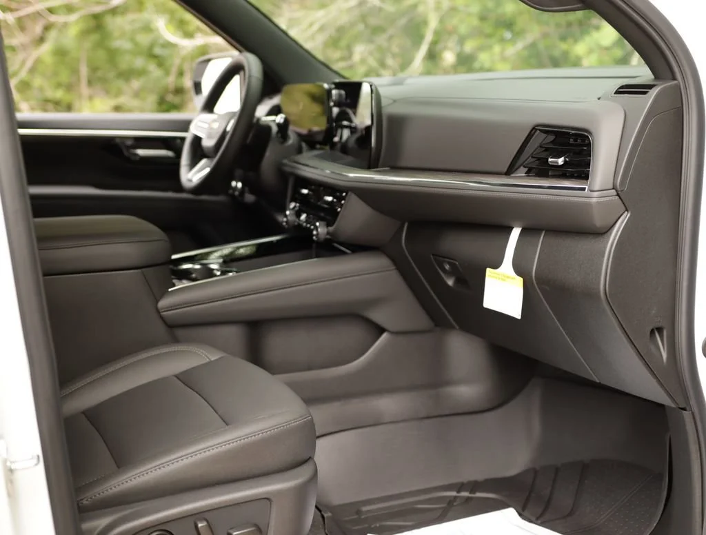 New 2026 Summit White Chevrolet LT image 37