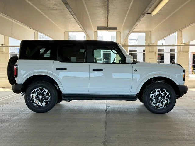 New 2026 Oxford White Ford Outer Banks COOKIE AND CREAM image 7
