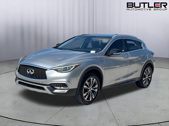 2017 INFINITI QX30 Premium