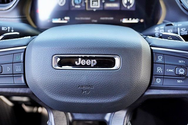 New 2026 Bright White Clear-Coat Exterior Paint Jeep Limited image 41