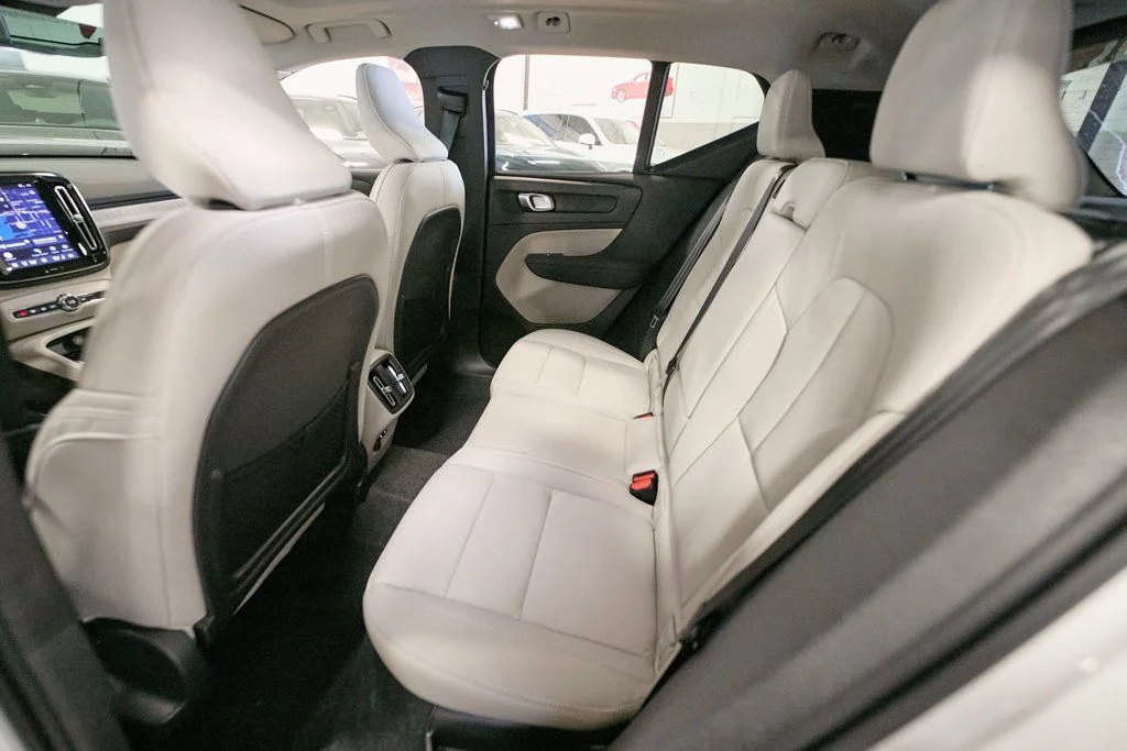 2026 Volvo XC40 Plus - Photo 13