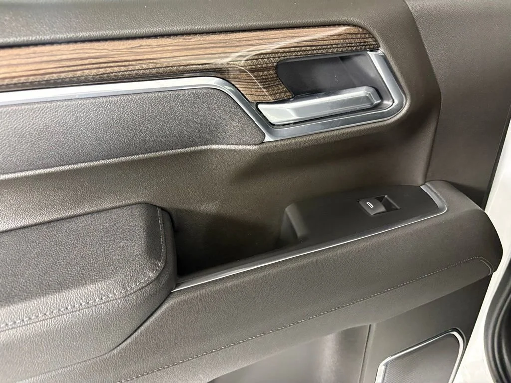 New 2026 Summit White Chevrolet LT Trail Boss image 40