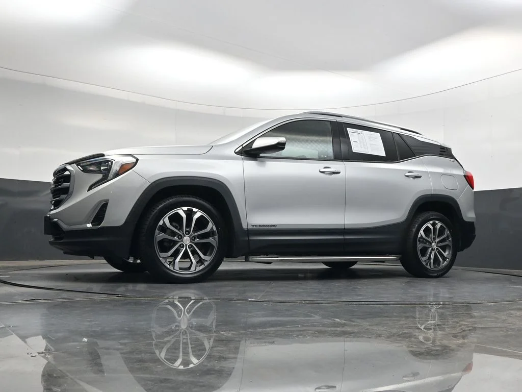 Used 2021 Silver GMC SLT image 47