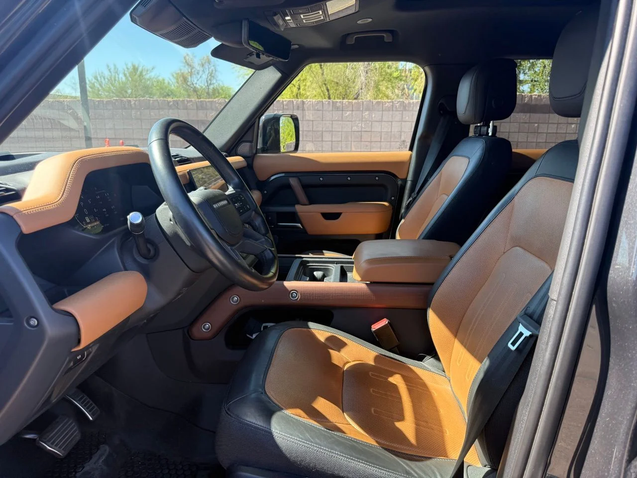 Used 2024  Land Rover X image 12