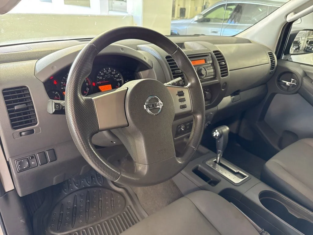 Used 2009 Silver Lightning Metallic Nissan X image 13