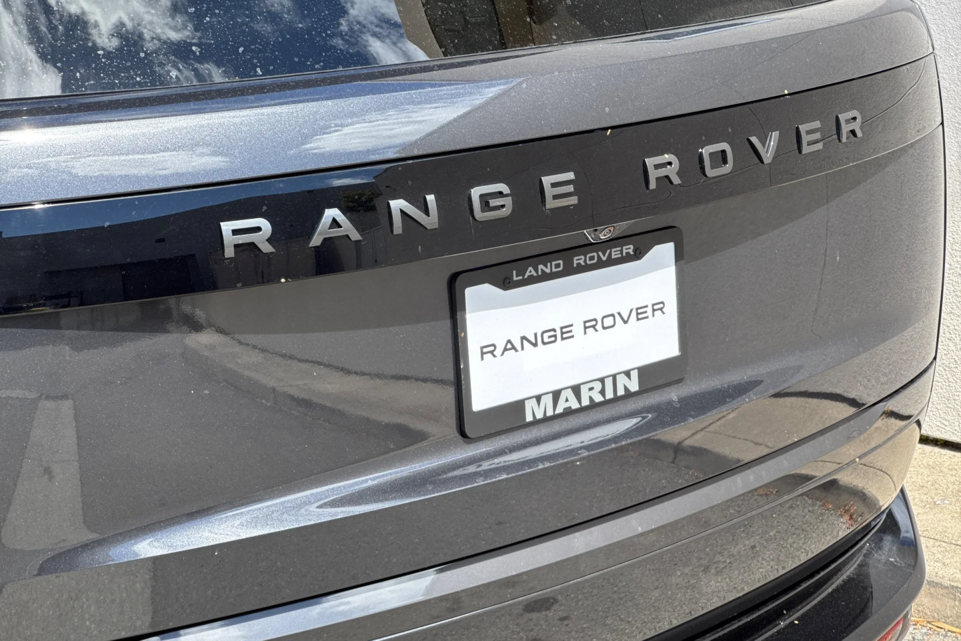 New 2026 Carpathian Grey Land Rover SE image 12