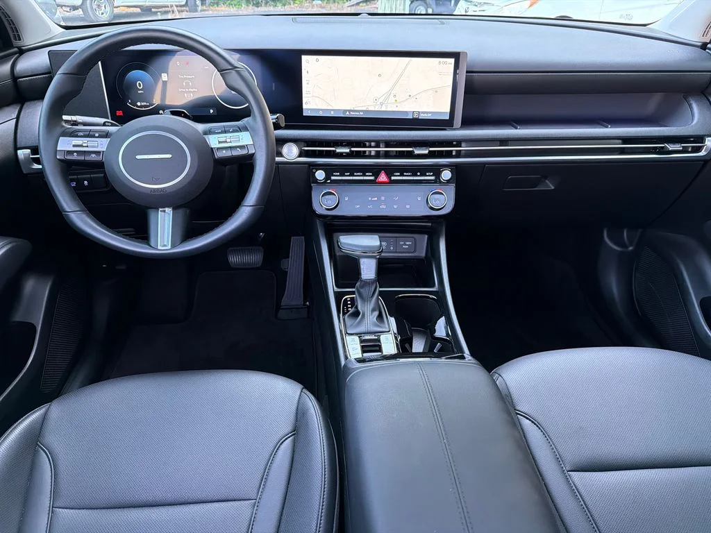 Used 2025 Gray Hyundai SEL Convenience image 23