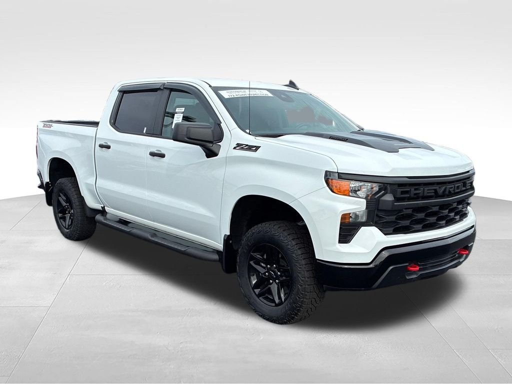 Used 2025 White Chevrolet Custom Trail Boss image 9