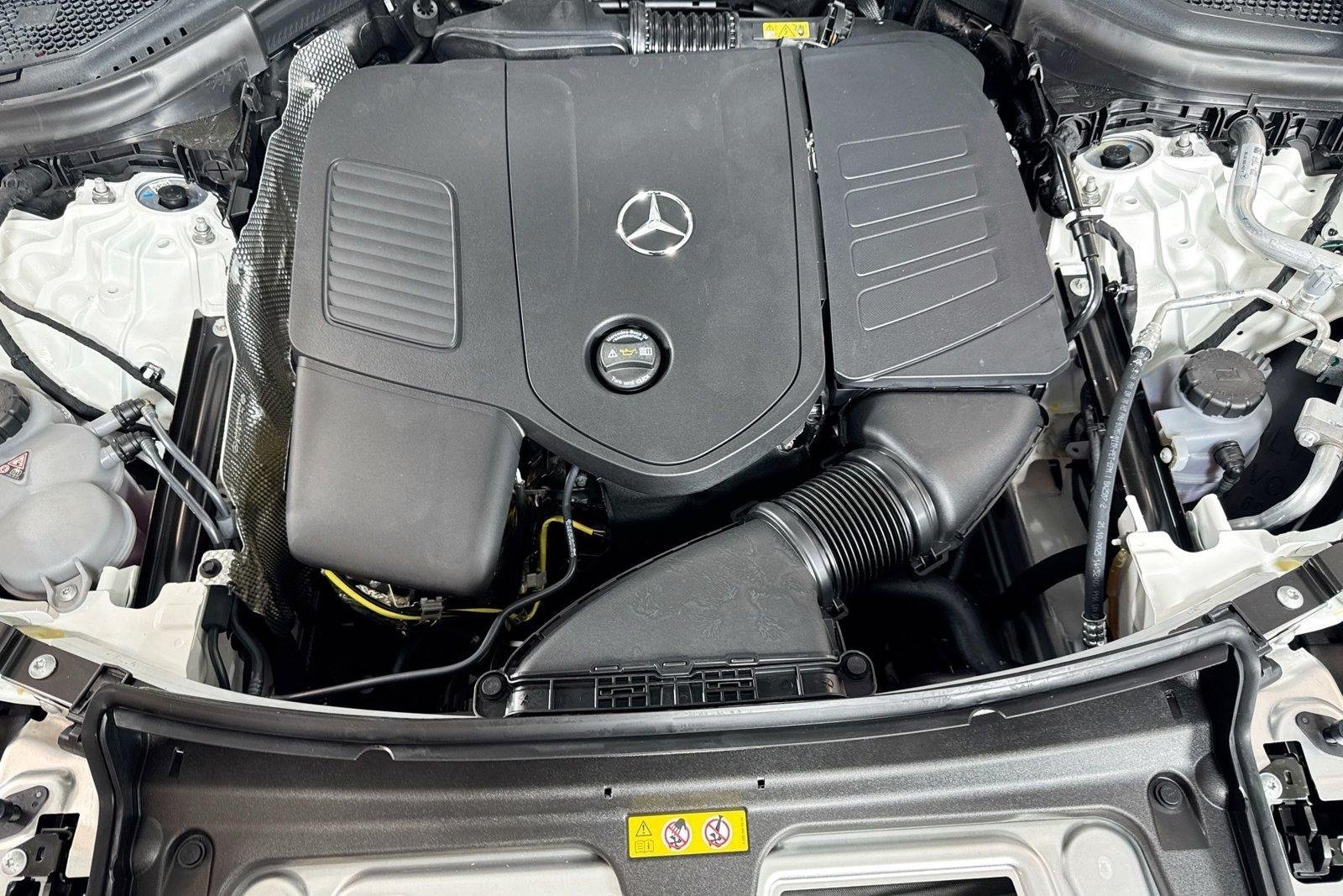 New 2026 Polar White Mercedes-Benz GLC 300 image 28