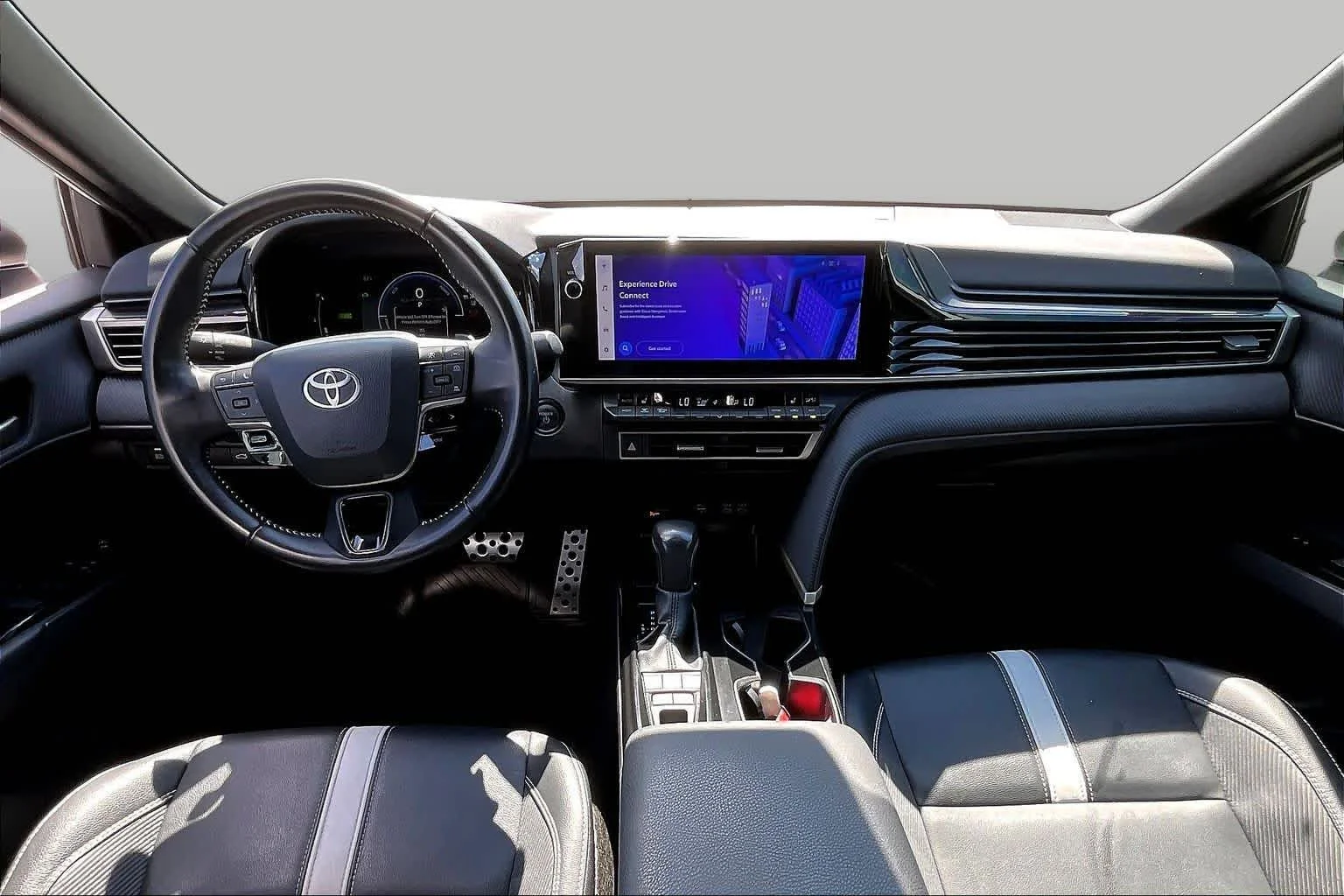 Used 2025 Ice Cap Toyota SE image 16