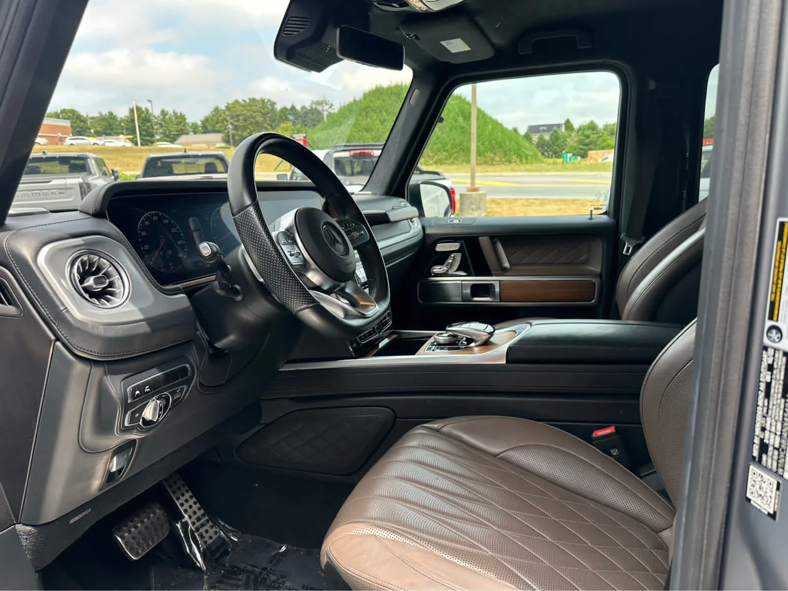 Used 2022 MANUFAKTUR Platinum Magno Mercedes-Benz G 550 image 9