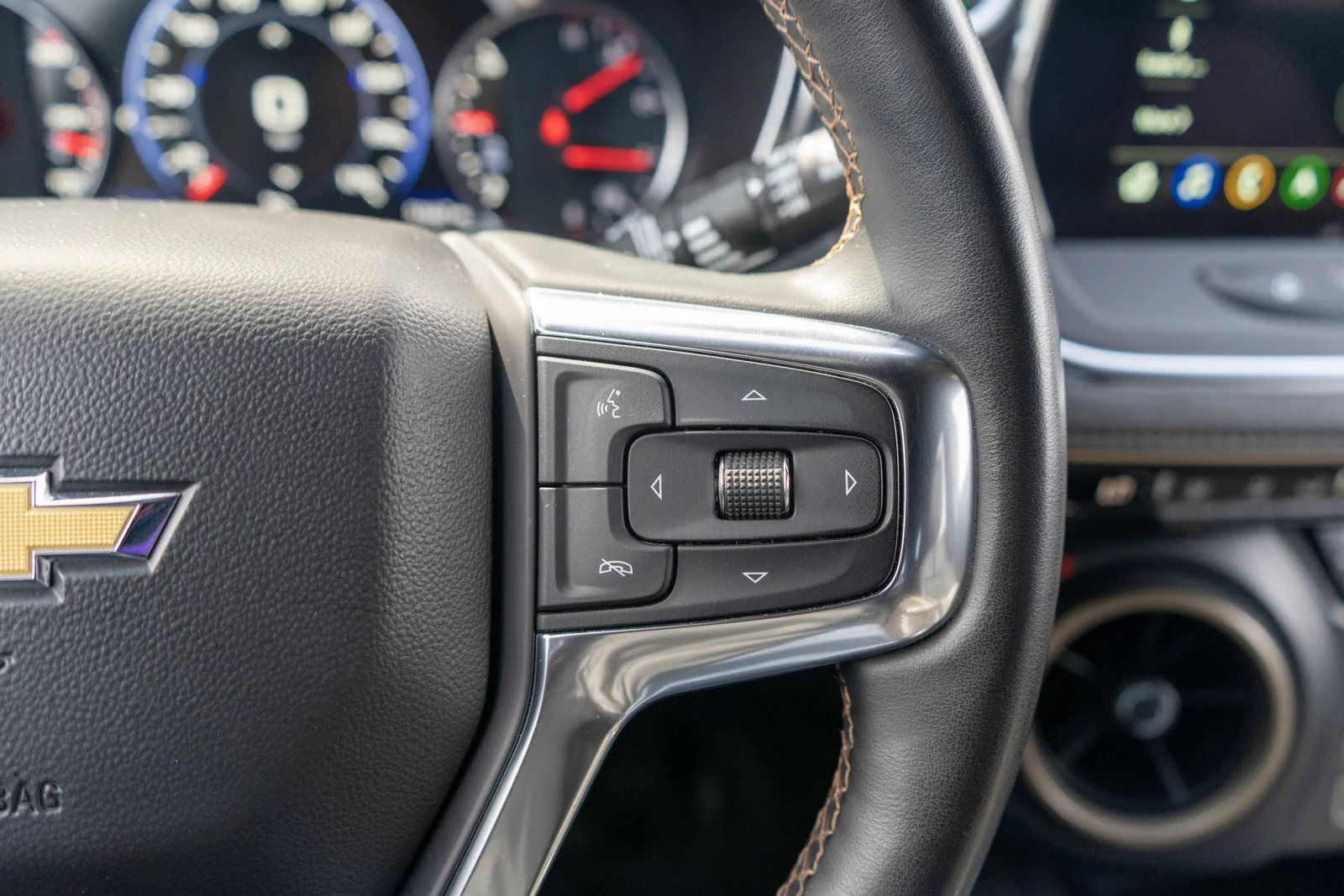 Used 2024 Black Chevrolet Premier image 26