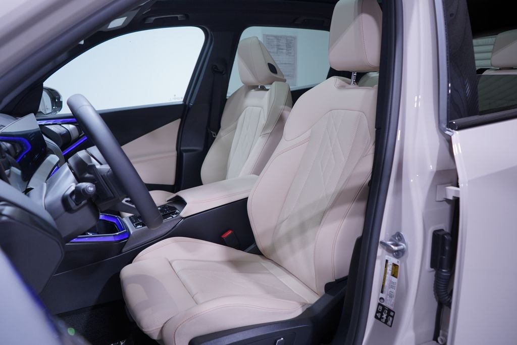 Used 2026 Gray Metallic BMW 30 xDrive image 7
